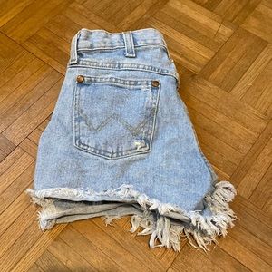 Wrangler shorts size 26